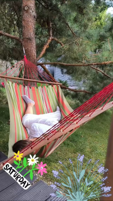 Rozmarzone popołudnie w hamaku. Dlaczego nie   Sierpniowe słońce wisi wciąż wysoko, a jego promienie rozgrzewają ...