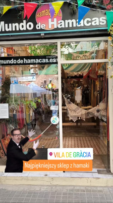 Wędrując ulicami Barcelony natknęliśmy się na najpiękniejszy sklep z hamaki, można śmiało powiedzieć... Najpiękniejszy na świecie. ...
