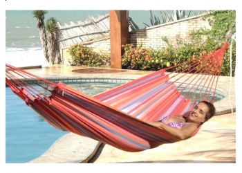 Raj na ziemi - hamak na plaży