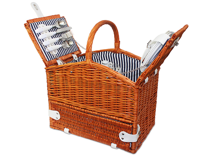 Piknikový koš u moře piknik