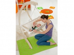 Stojak do foteli hamakowych dla niemowląt, Carello Baby - drewno - oliwka(1)